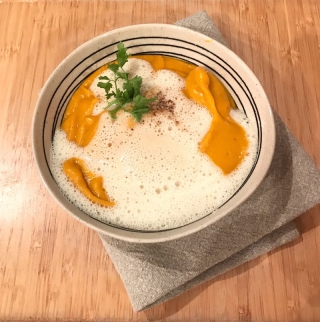Crème de courges, émulsion au parmesan Crème de courges, émulsion au parmesan