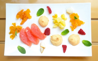 Méli-mélo de fruits frais et en gelée Méli-mélo de fruits frais et en gelée